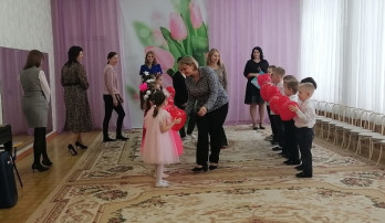 Первый весенний праздник Первый весенний праздник.